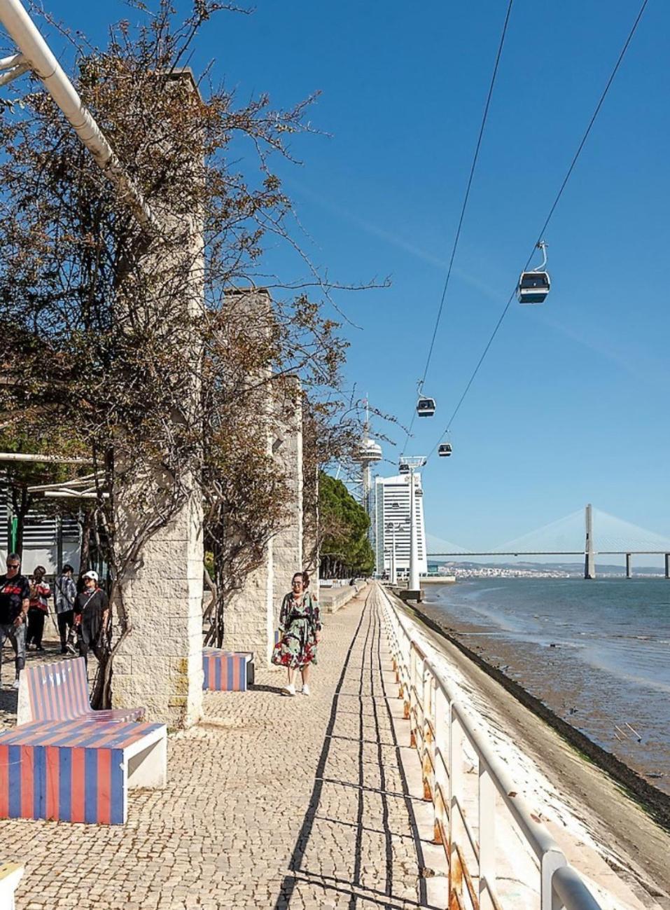 Airport And Bus Station Home Lisbon Exterior photo
