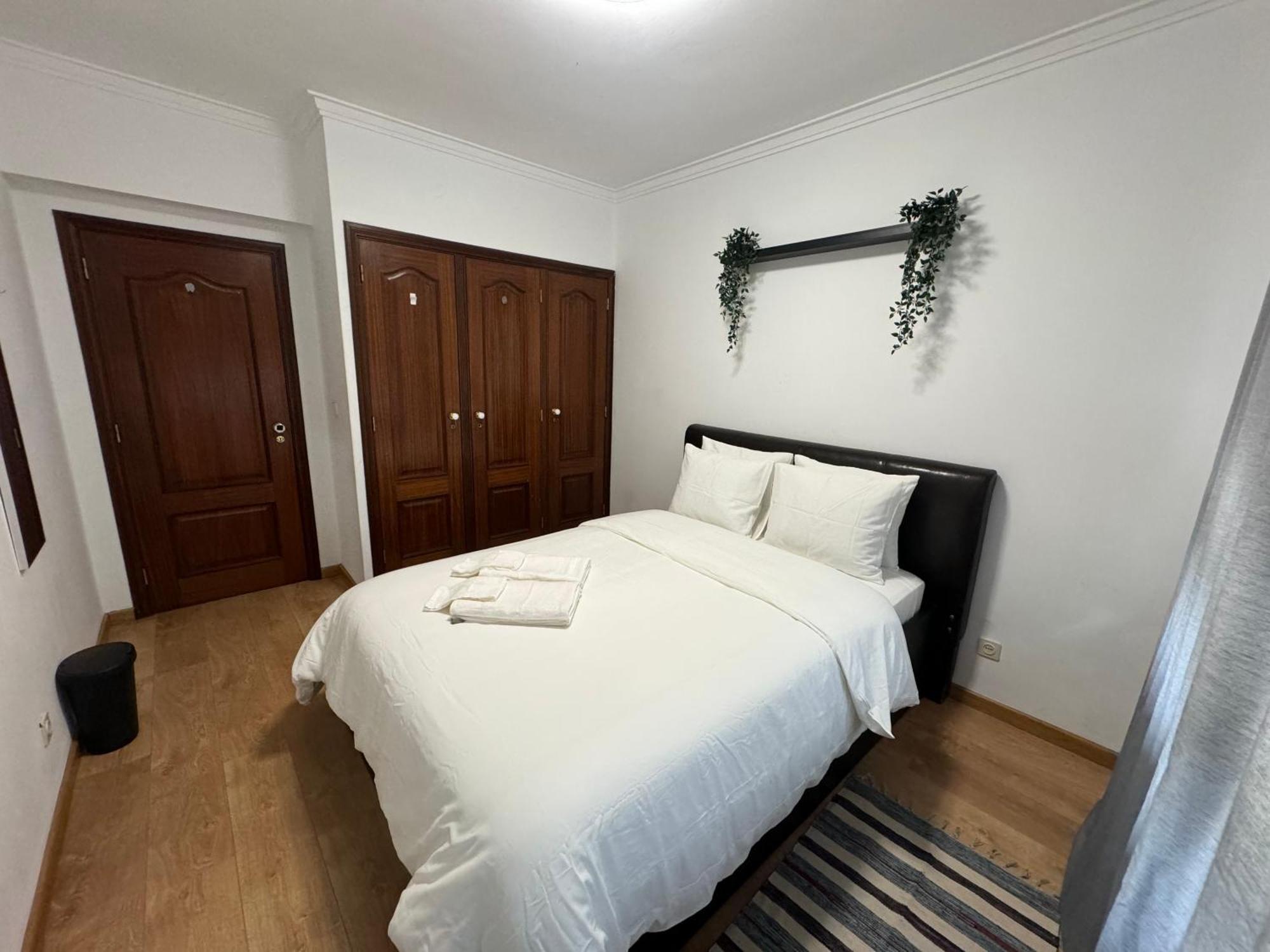 Airport And Bus Station Home Lisbon Room photo